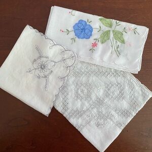 Vintage Lot of 3 Ladies Handkerchiefs – Floral, Scalloped Edge, White & Gray Des